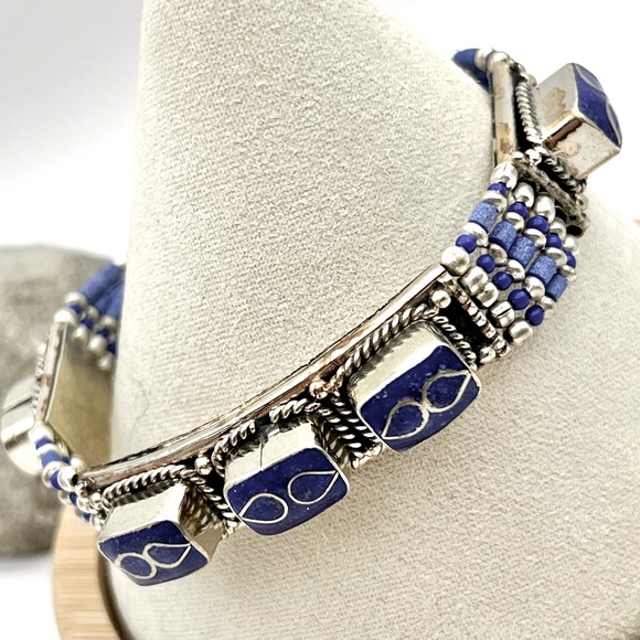 TIBETAN LAPIS LAZULI BRACELET - Picture 10 of 15